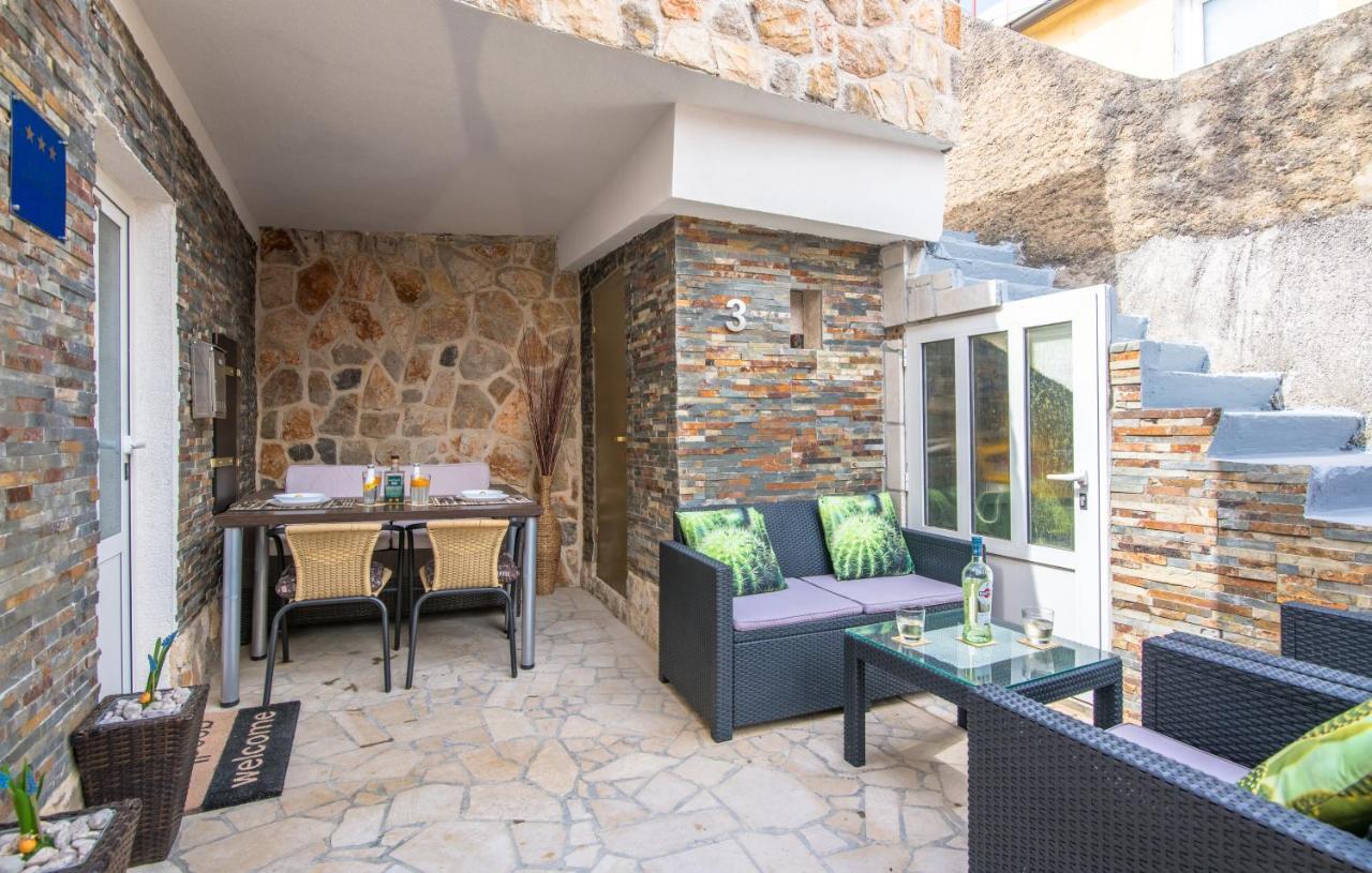 Stone House Knez Appartement Vrbnik Buitenkant foto