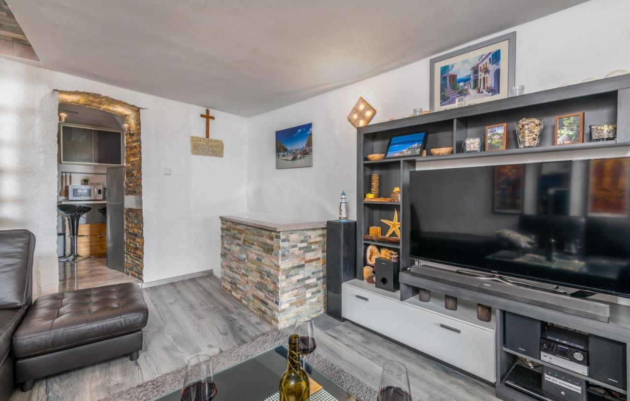 Stone House Knez Appartement Vrbnik Buitenkant foto