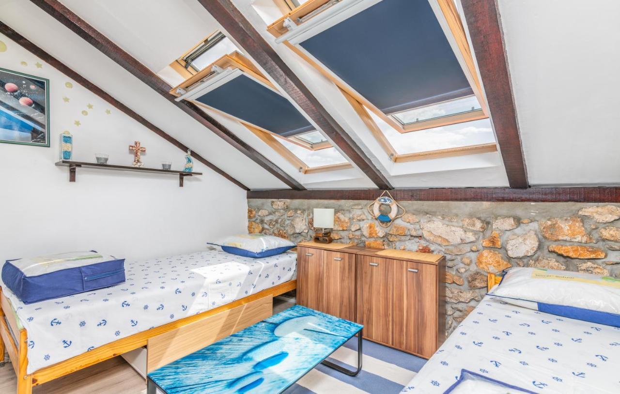 Stone House Knez Appartement Vrbnik Buitenkant foto